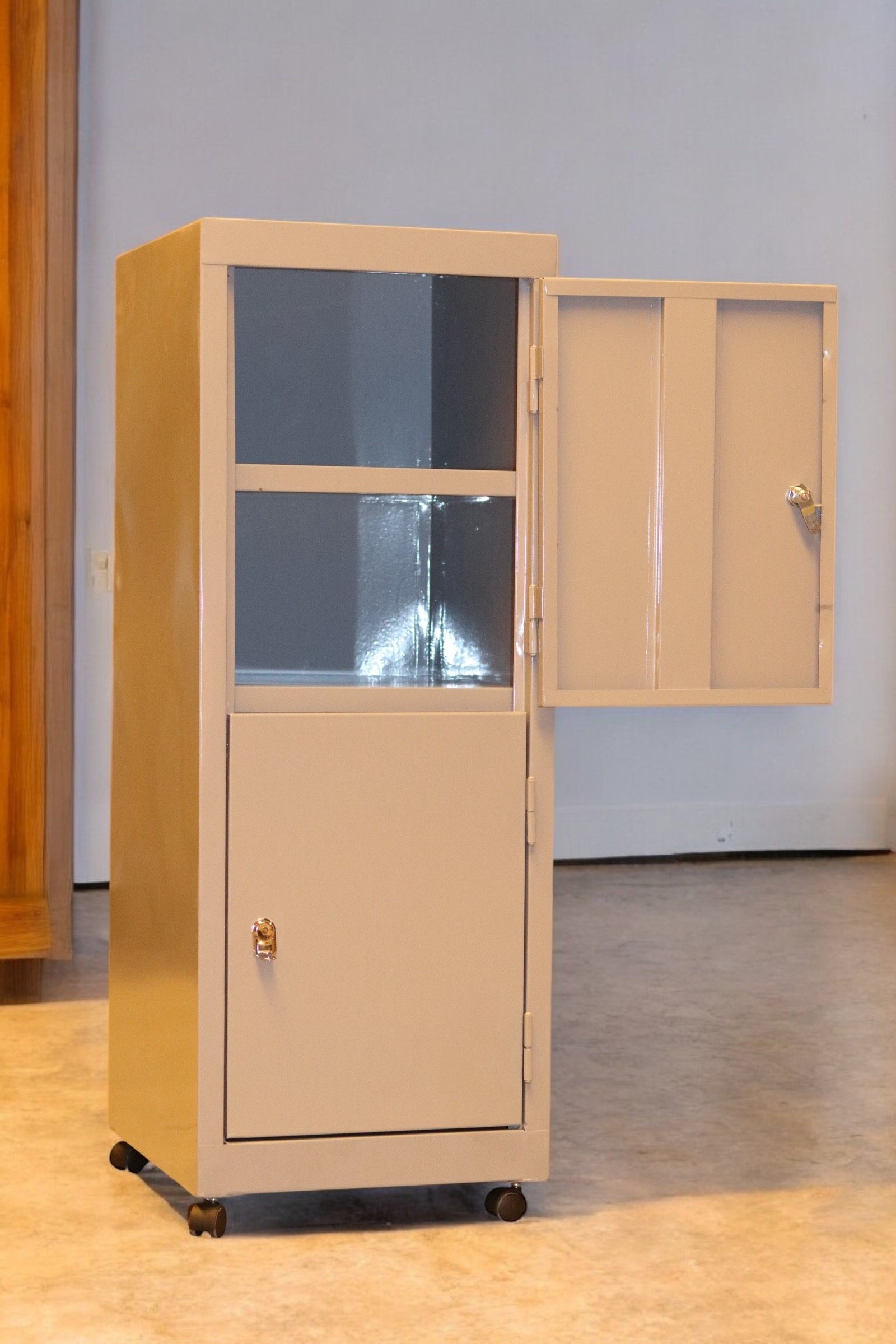 Medio Locker de Puertas Anchas